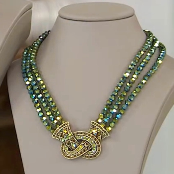 Heidi Daus Love Knot Green Beaded Crystal Necklace - Picture 1 of 16